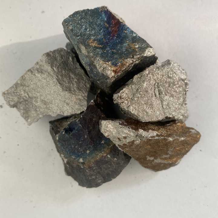 Використовує феро -марганцевий сплав